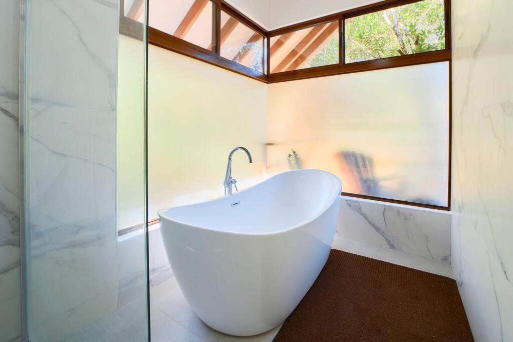 Casa Kristel - Exquisite Villa Getaway Puerto Viejo de Talamanca Exteriör bild